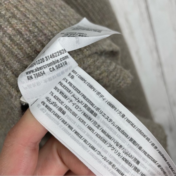 Abercrombie and Fitch taupe soft sweater XS - Picture 5 of 7